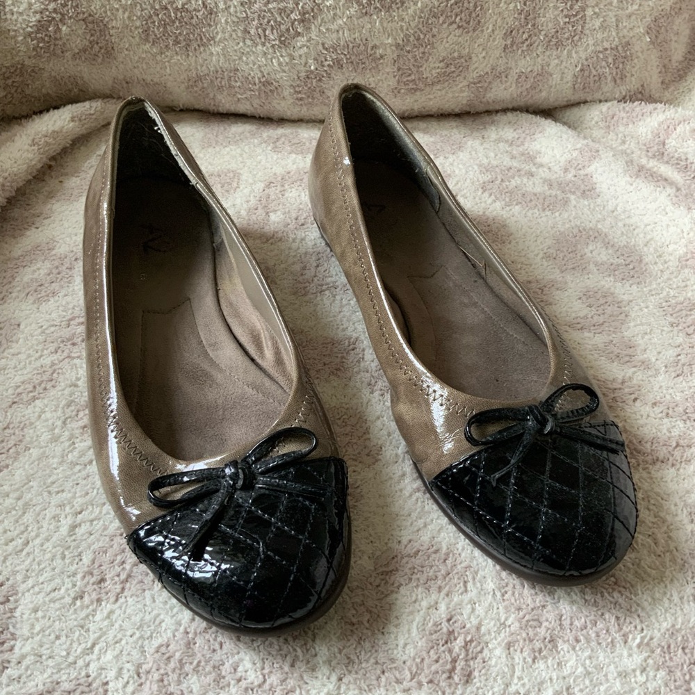 Brown, Black capped toe flats